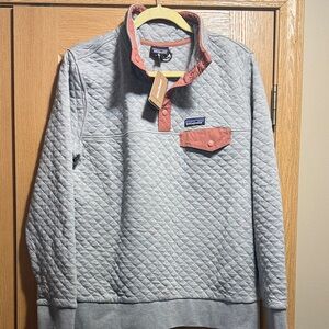 Patagonia Gray and Pink Quilted Sweatshirt